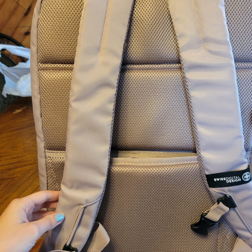 SwissDigital Lilac Airport Travel Backpack - Picture 11 of 12
